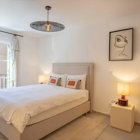 Ac With 1 Bedroom For 4 Guests - Place Des Lices Of Saint-Tropez